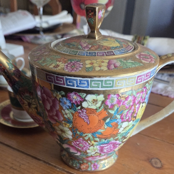 Other - Vintage Chinese Porcelain Mille Fleurs Tea Pot